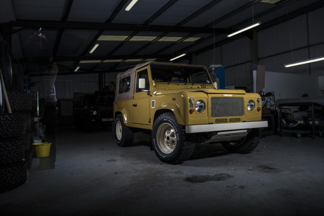 Land rover Defender Twisted Retro