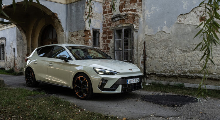 Cupra Leon facelift 2024 eTSI hatchback