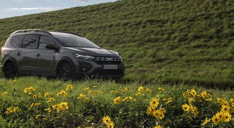 Dacia Jogger Hybrid Extreme 7 miest