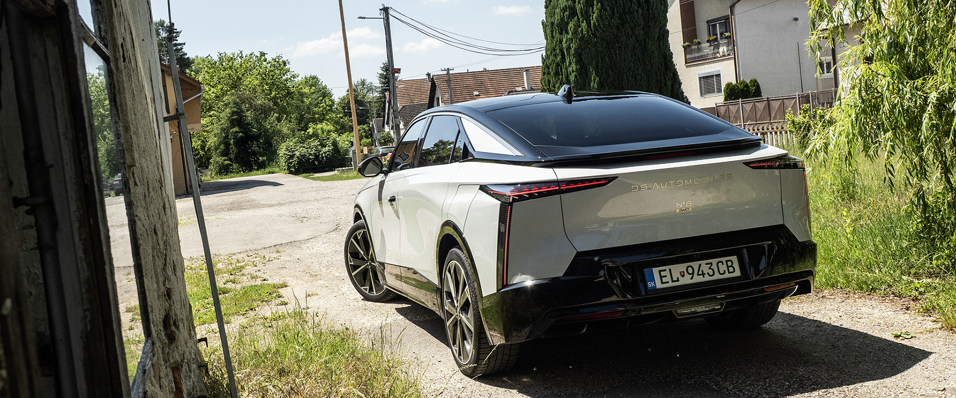 DS N°8 Étoile AWD