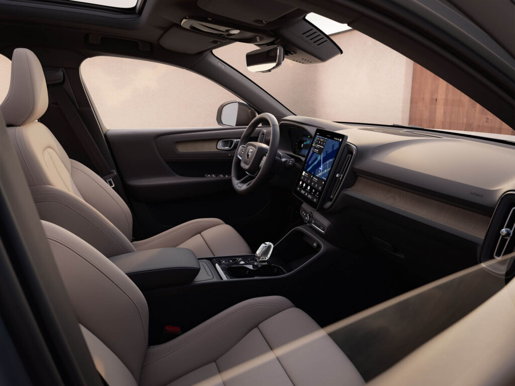 Volvo XC40 facelift 2027