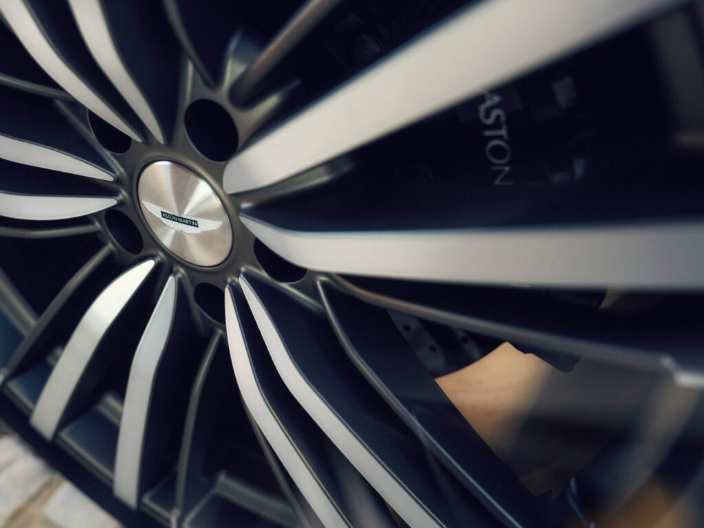 Aston Martin DBX GT