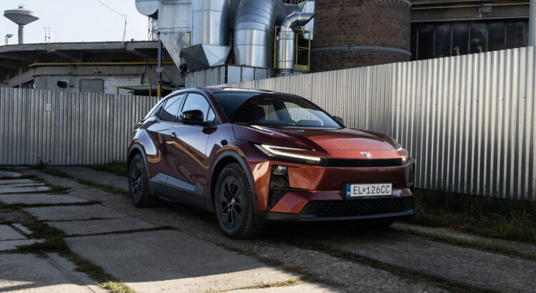 Toyota C-HR+ FWD Style 77 kWh